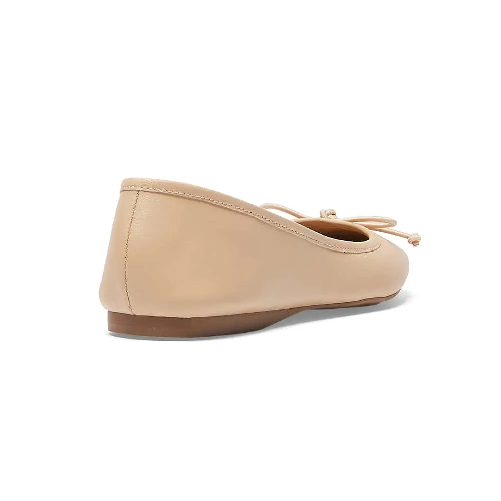 Maya Flat in Nude Leather