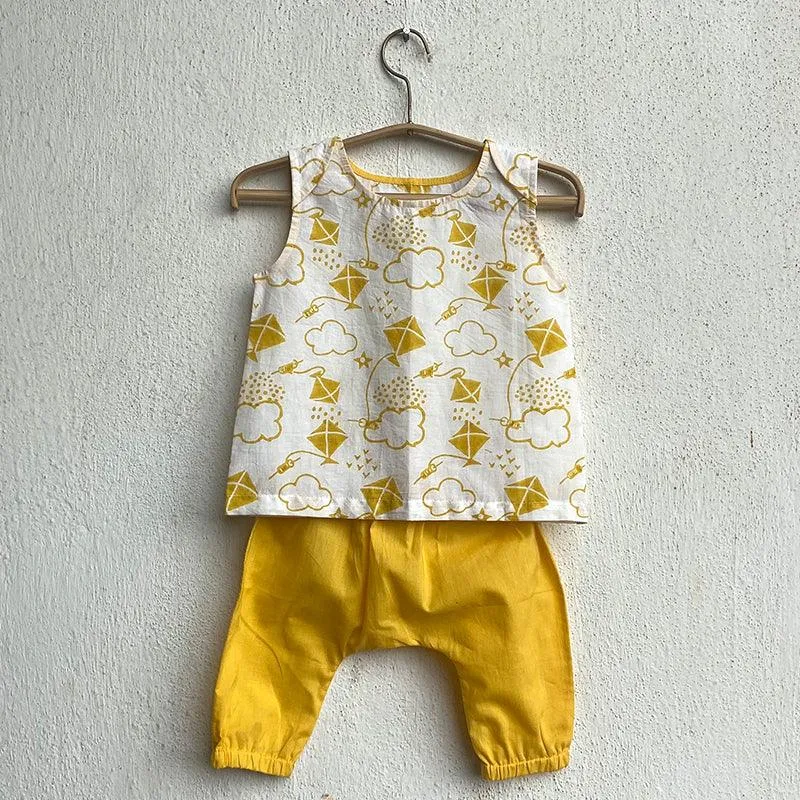 UNISEX ORGANIC PATANG JHABLA WITH YELLOW PANTS