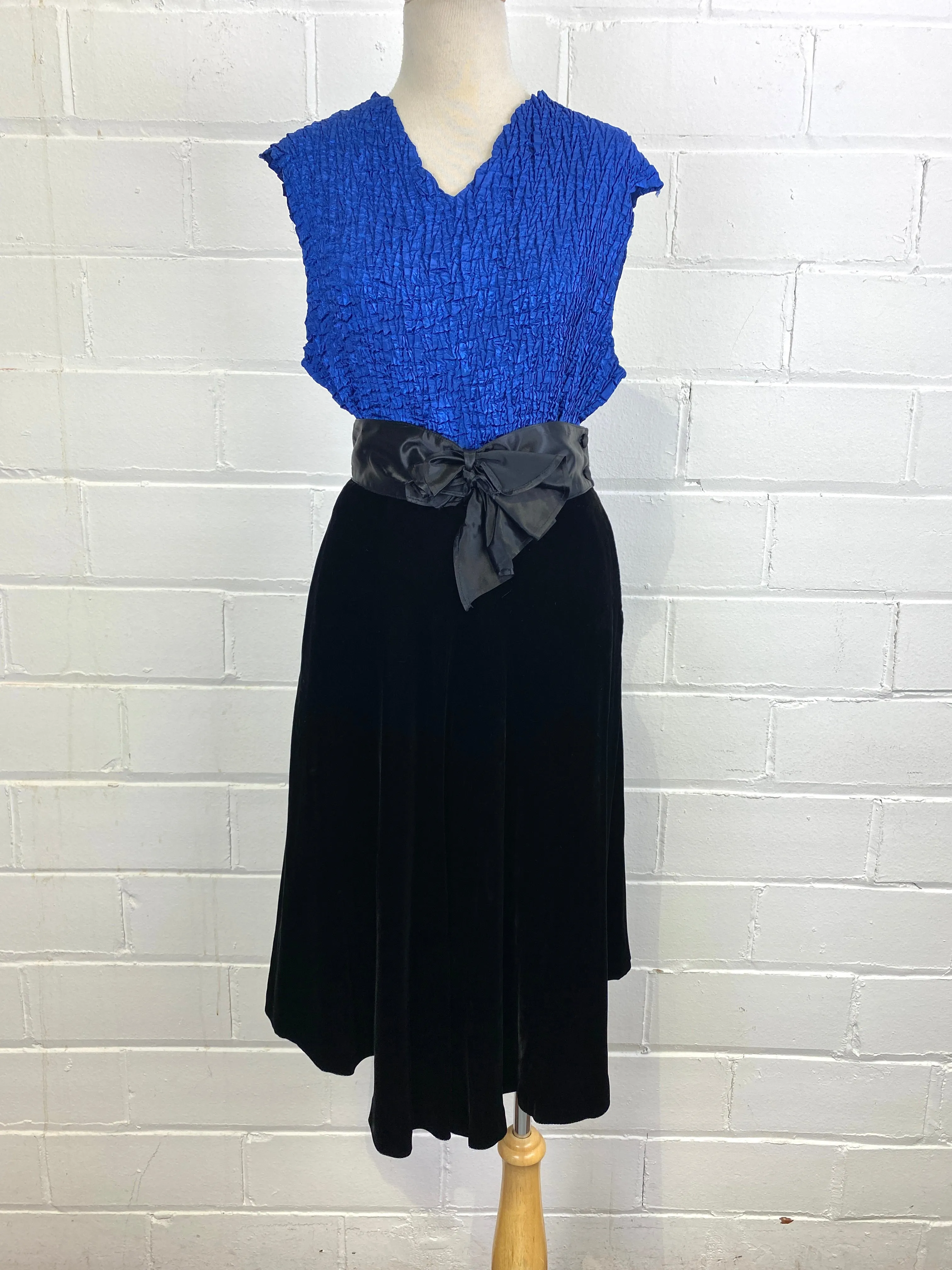 Vintage 1990s Royal Blue Stretchy Satin Crinkle Sleeveless Top, L